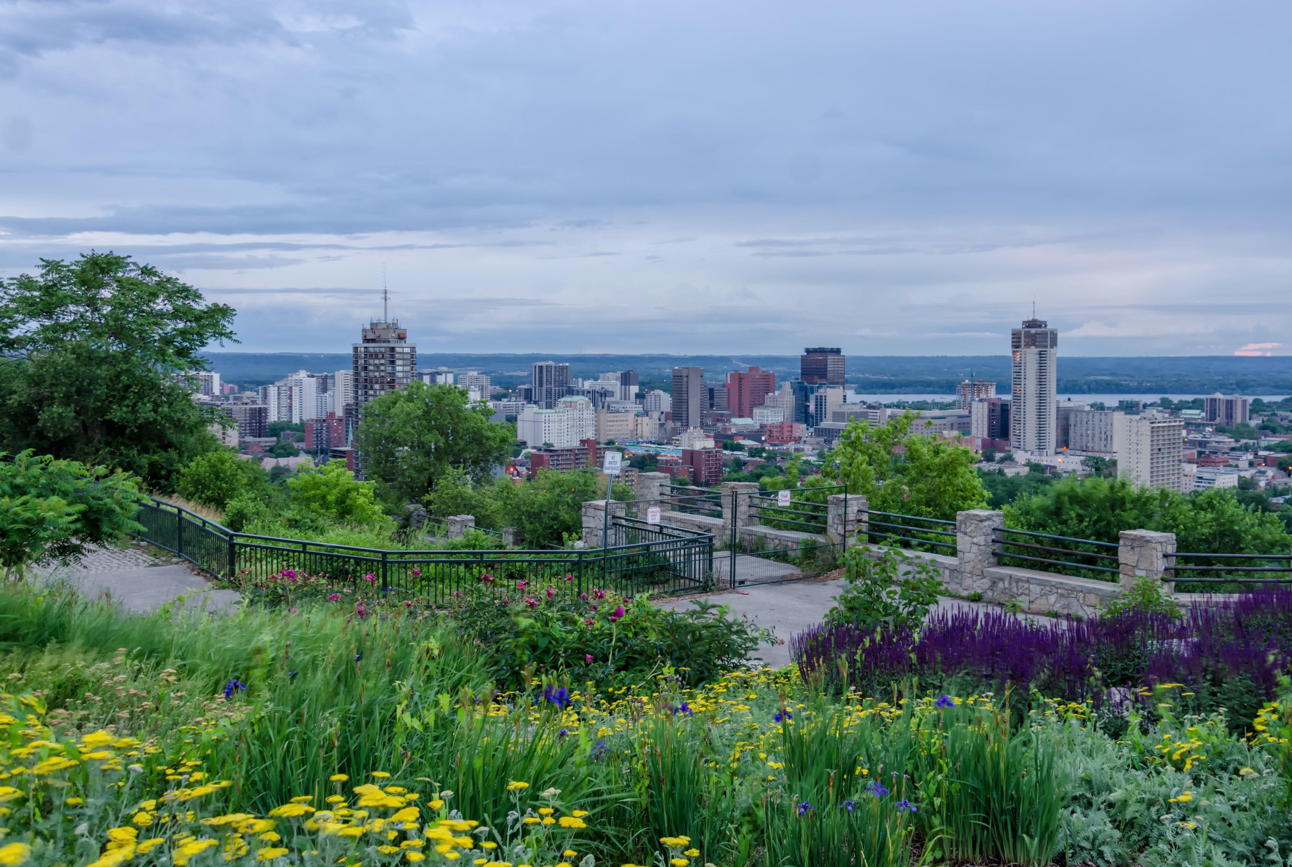 Staybridge Suites Hamilton - Downtown, An Ihg Hotel Buitenkant foto